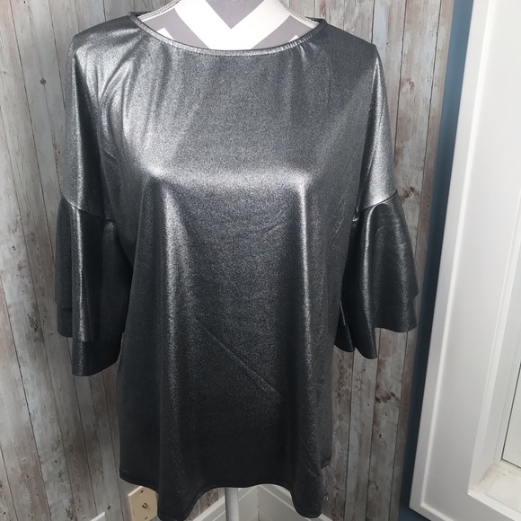 Umgee Tops - Umgee size L silver metallic ruffle sleeve top NWT
